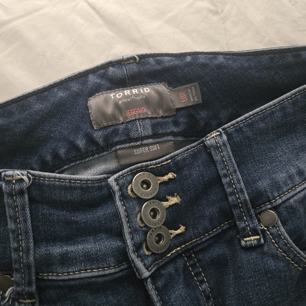 Torrid High Rise Jegging Smoothing Skinny Jean Size 10 - Picture 2 of 10